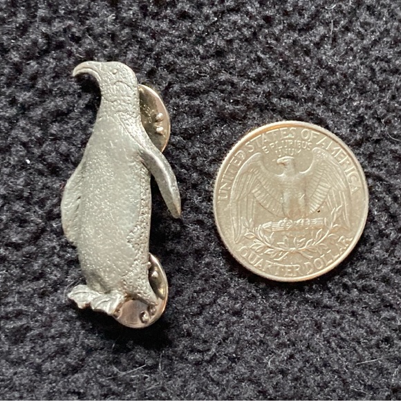 GG Harris Jewelry - Vintage GG Harris Pewter Penguin Brooch